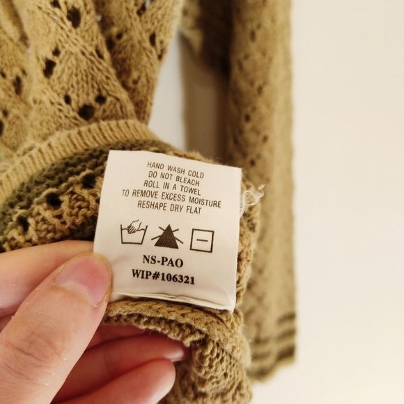 Woolrich Woman's Tan Crochet Hoodie Chic Cozy M - Picture 8 of 8